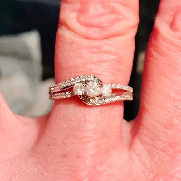 ❌❌❌❌SOLD❌❌❌BEAUTIFUL GENUINE DIAMOND RING - Picture 7 of 12